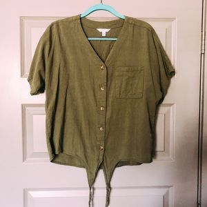 Size M olive green top